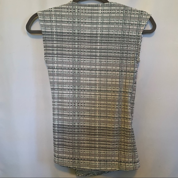 Ann Taylor Sleeveless Blouse XSP - Picture 2 of 4